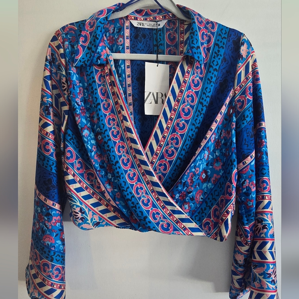 NWT ZARA PRINTED SATIN TOP